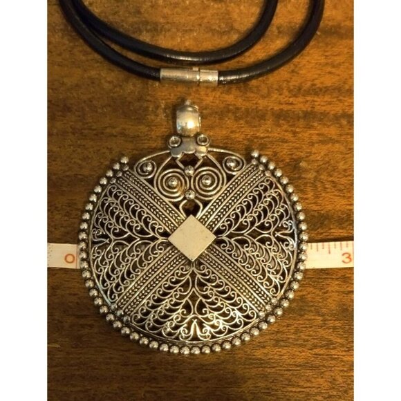 Ethno Silver Medallion Pendant Necklace Black Leather Cord Indie Curl Pattern - Picture 7 of 7